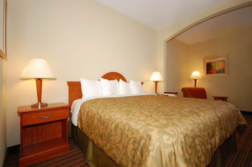 Best Western Plus Edison Inn Garner Kültér fotó